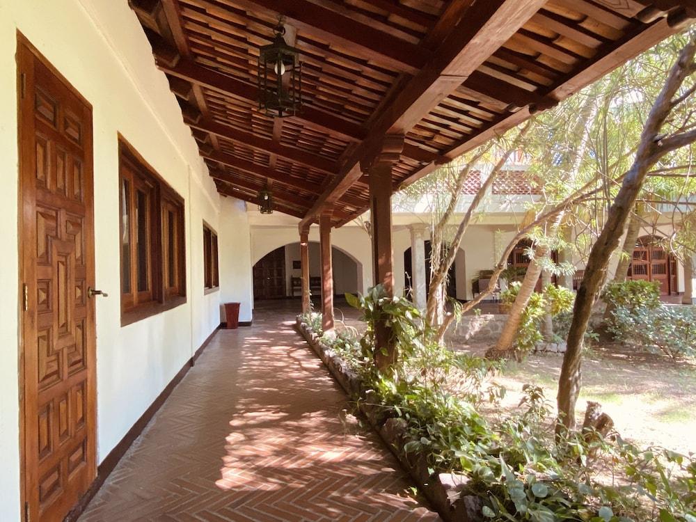 Hotel El Internacional Granada Buitenkant foto